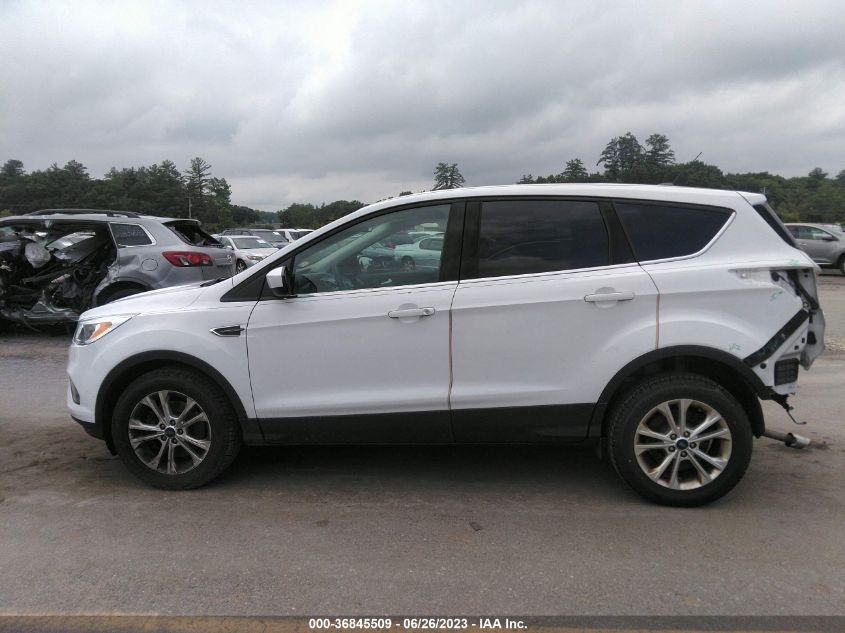 2017 FORD ESCAPE SE - 1FMCU9GD6HUC16501