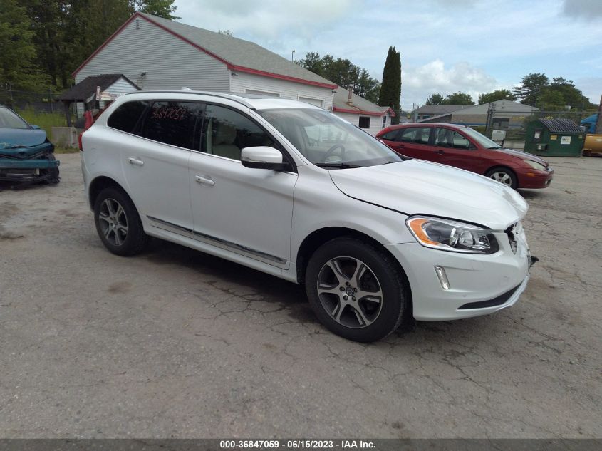 YV4902RM1F2637045 2015 VOLVO XC60, photo no. 1