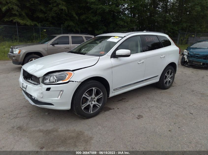 YV4902RM1F2637045 2015 VOLVO XC60, photo no. 2