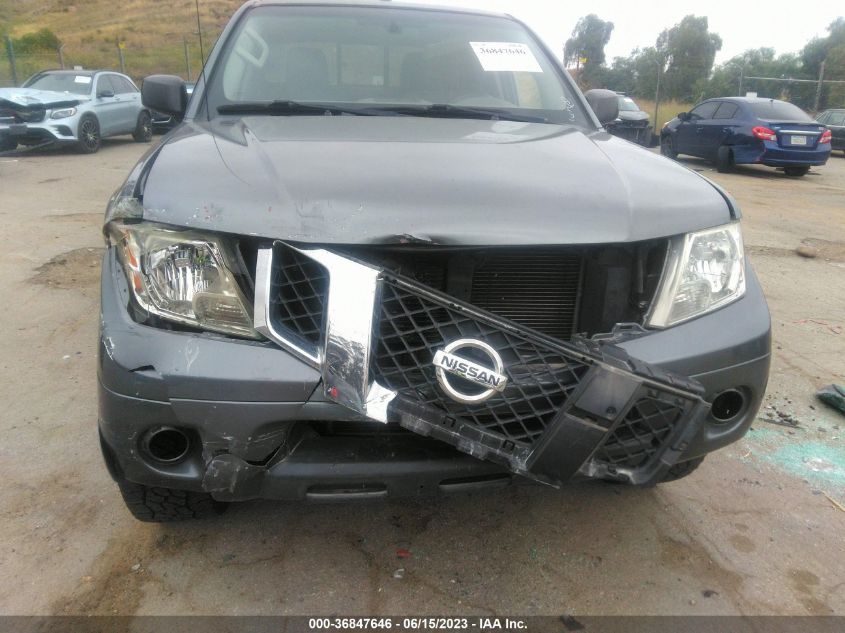 2018 NISSAN FRONTIER SV V6 - 1N6AD0ER8JN718784