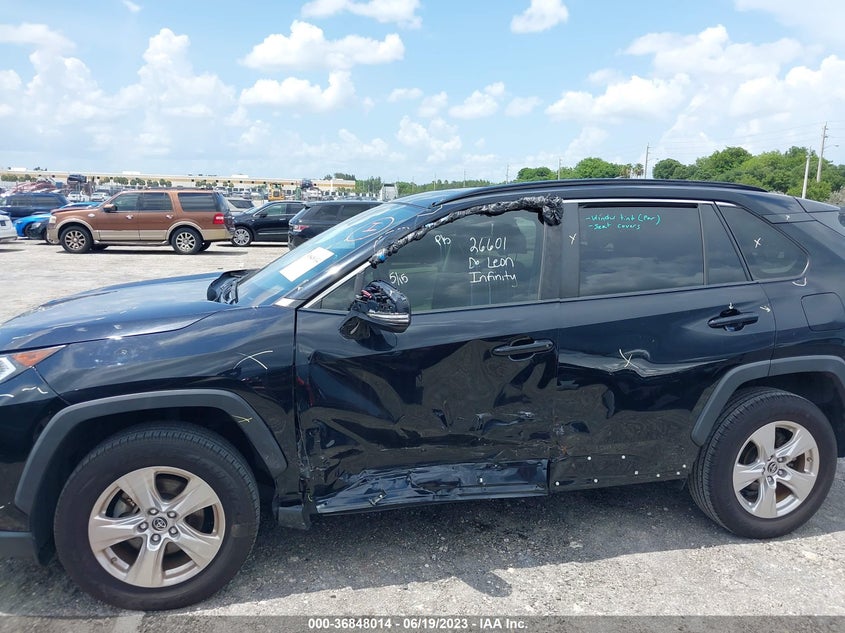 VIN JTMW1RFV0KD004947 2019 TOYOTA RAV4 XLE