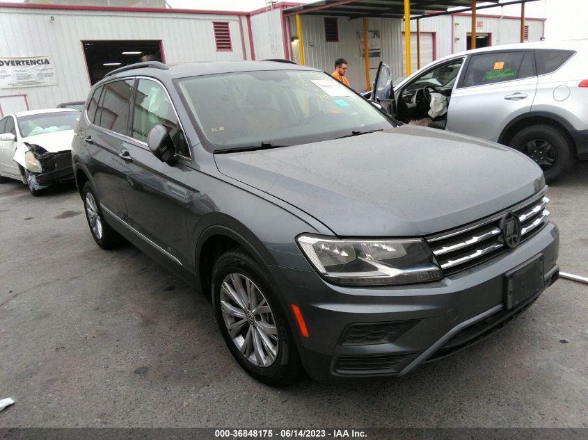 2018 VOLKSWAGEN TIGUAN SE/SEL - 3VV3B7AX1JM210926