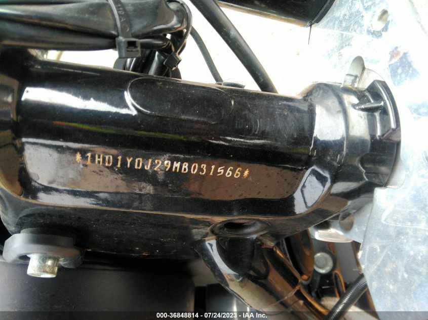 2021 HARLEY-DAVIDSON FLSL - 1HD1YDJ29MB031566