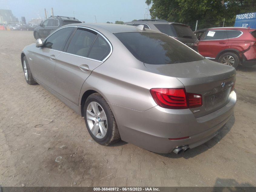 2013 BMW 5 SERIES 528I XDRIVE - WBAXH5C51DD108604