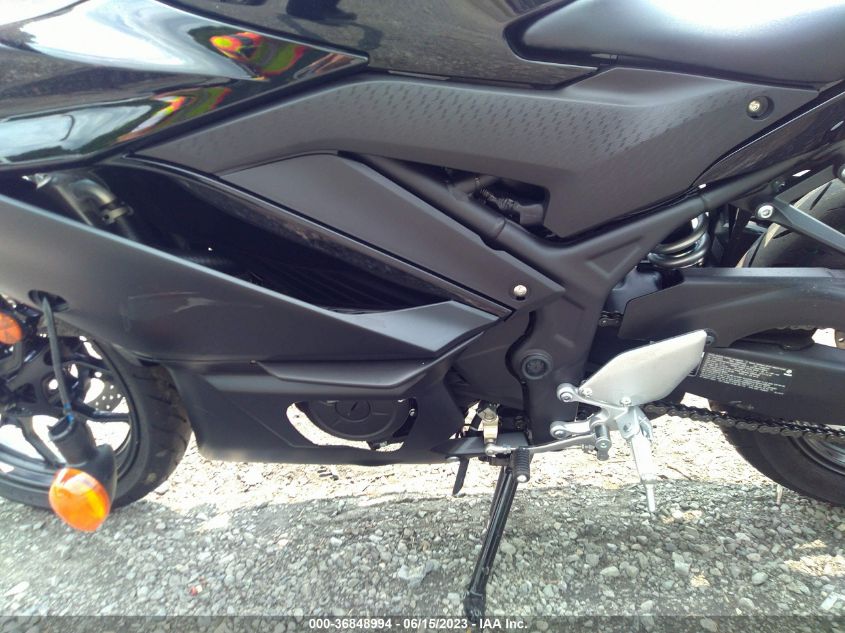 2023 YAMAHA YZFR3 A MH3RH18Y4PK010644