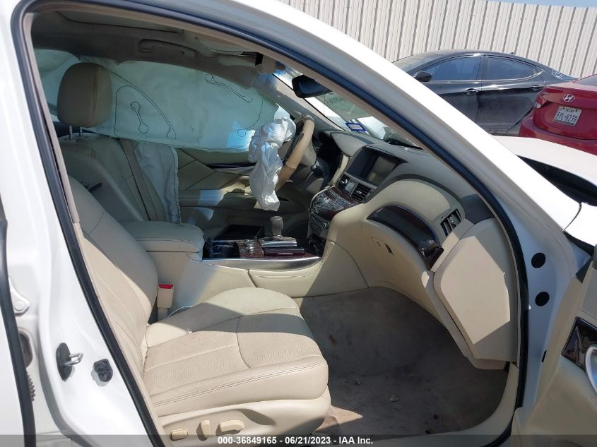 2015 INFINITI Q70 JN1BY1AR9FM562830