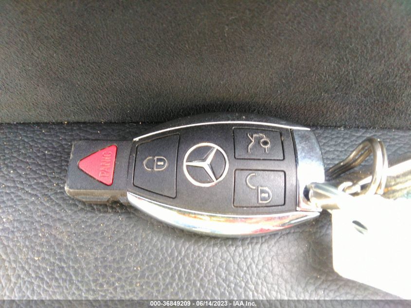 2013 MERCEDES-BENZ C-CLASS C 300 - WDDGF8AB4DG083107