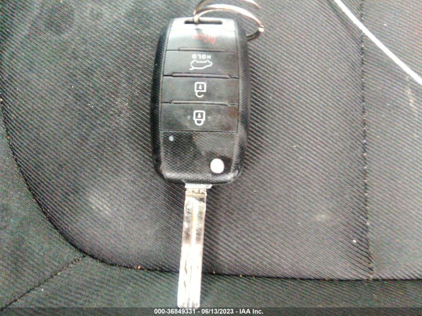 2015 KIA SOUL + - KNDJP3A5XF7781329