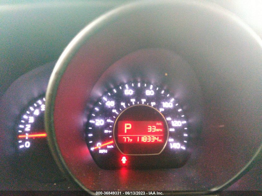 2015 KIA SOUL + - KNDJP3A5XF7781329