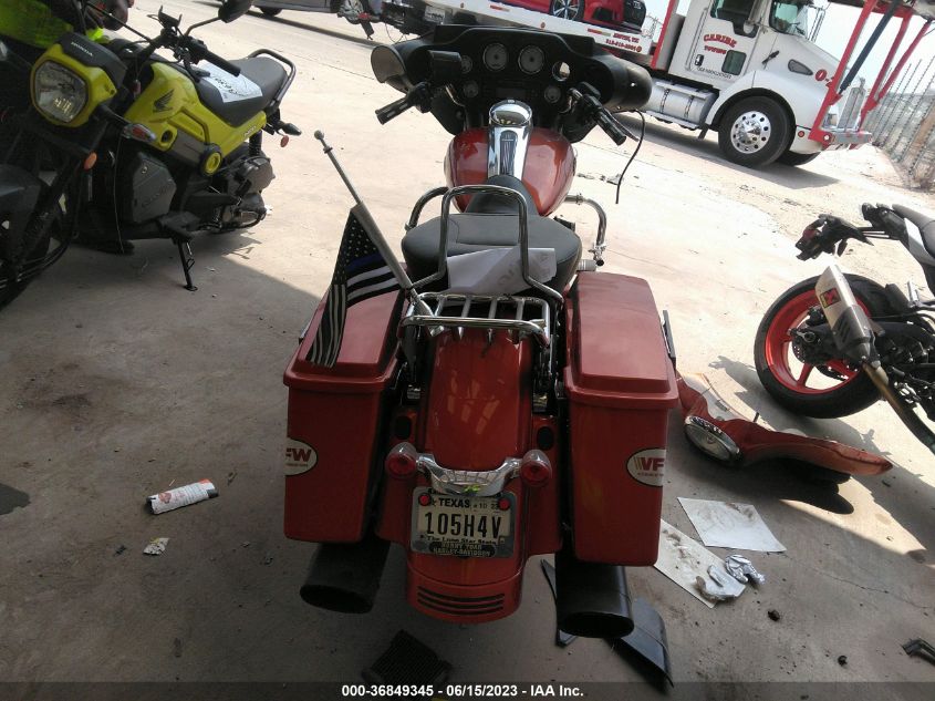 2011 HARLEY-DAVIDSON FLHX - 1HD1KBM15BB642135