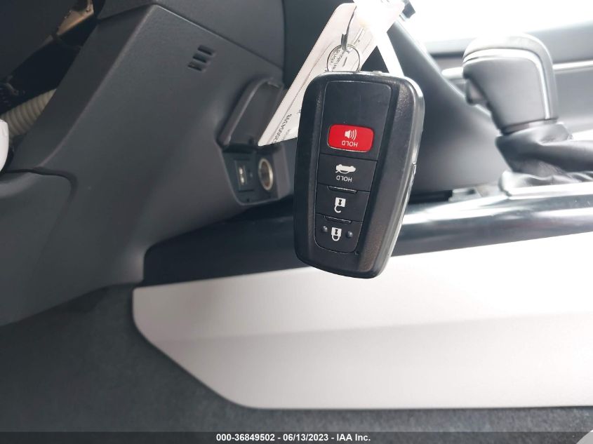 2019 TOYOTA CAMRY SE - 4T1B11HK1KU261453