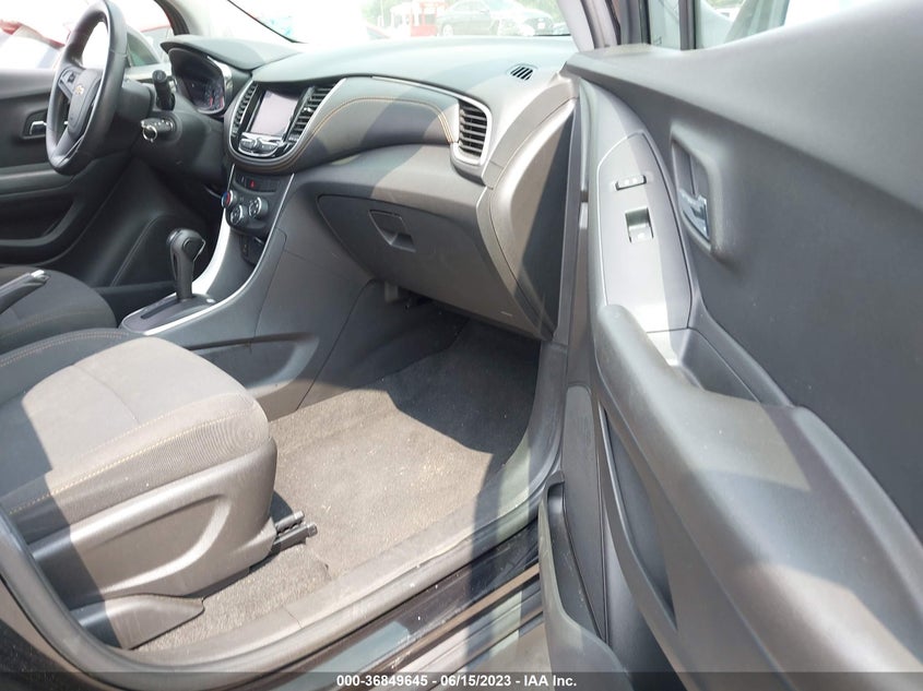 VIN KL7CJKSB1LB086221 2020 CHEVROLET TRAX LS
