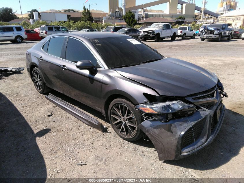 2022 TOYOTA CAMRY SE/SE NIGHT SHADE - 4T1G11AK5NU625815