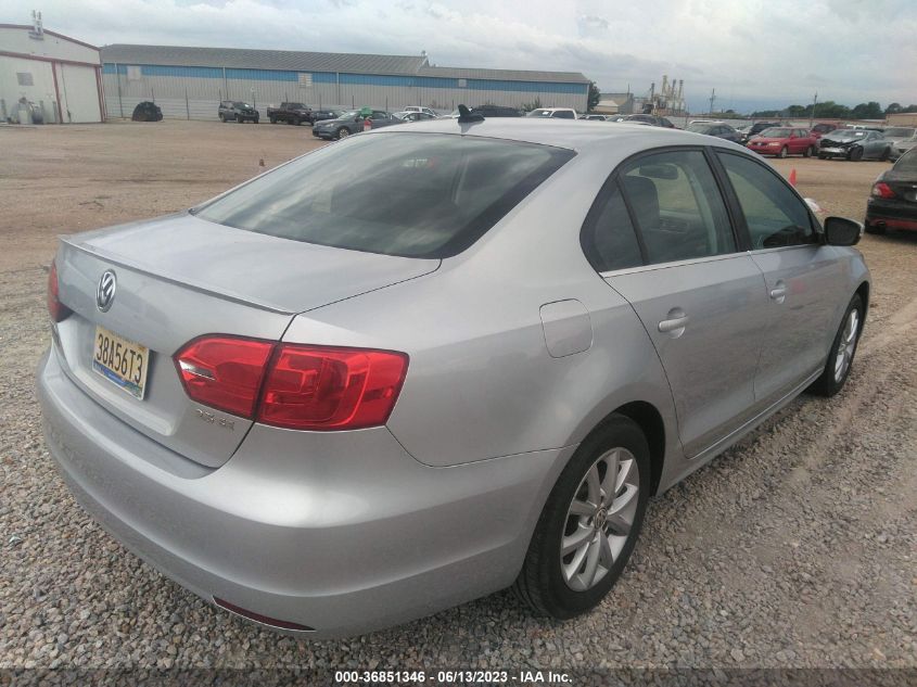 2013 VOLKSWAGEN JETTA SEDAN SE W/CONVENIENCE/SUNROOF - 3VWDP7AJXDM376122