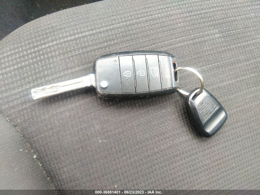 2014 KIA SORENTO LX - 5XYKT3A67EG506785