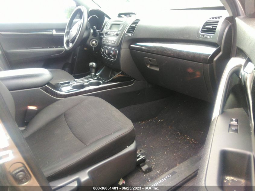 2014 KIA SORENTO LX - 5XYKT3A67EG506785