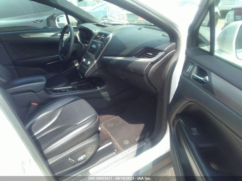 2018 LINCOLN MKC PREMIERE - 5LMCJ1C91JUL08646
