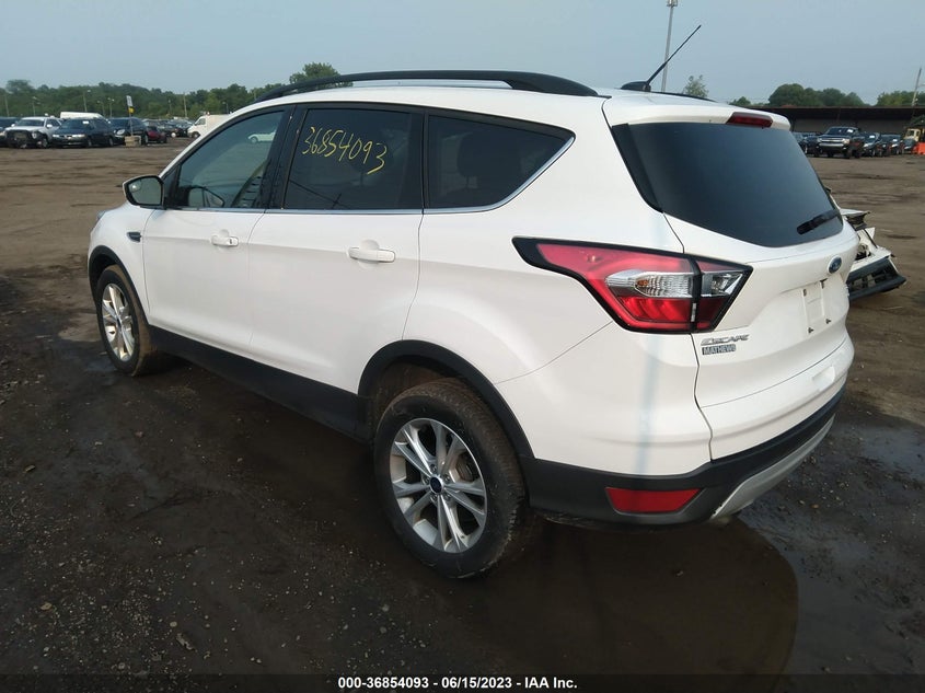 VIN 1FMCU9GD6JUD60832 2018 FORD ESCAPE SE