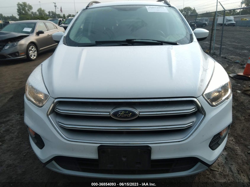 VIN 1FMCU9GD6JUD60832 2018 FORD ESCAPE SE