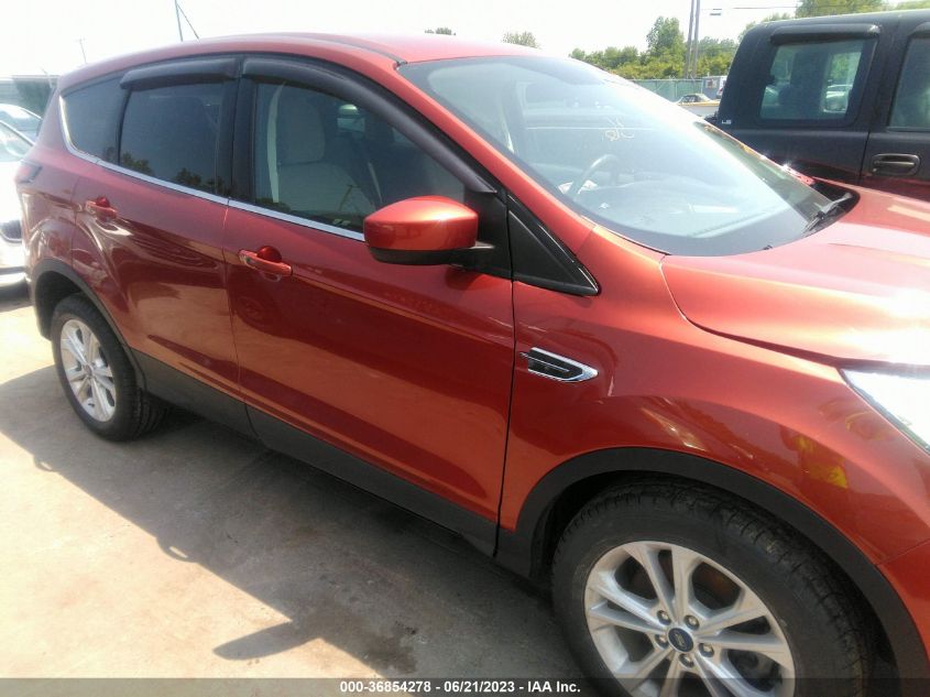 2019 FORD ESCAPE SE - 1FMCU9GD8KUB92712