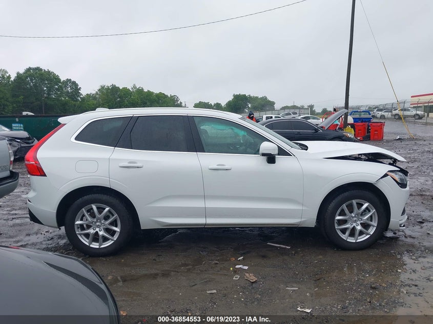 VIN YV4102DK1M1820757 2021 VOLVO XC60 MOMENTUM