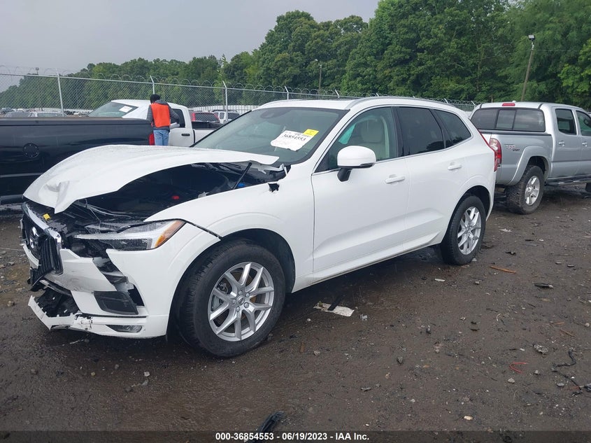 VIN YV4102DK1M1820757 2021 VOLVO XC60 MOMENTUM
