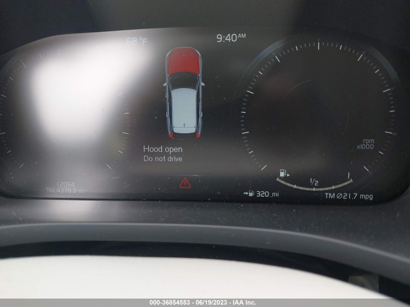 VIN YV4102DK1M1820757 2021 VOLVO XC60 MOMENTUM