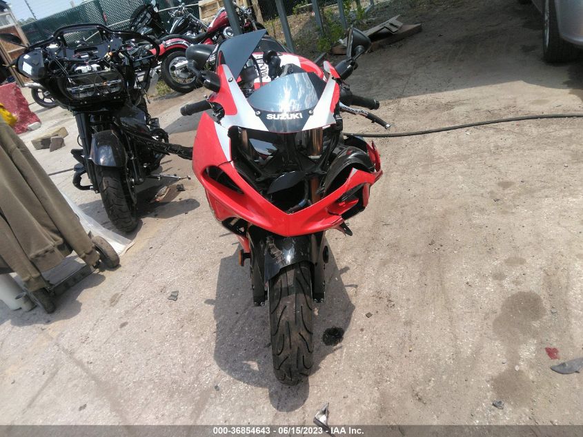 2002 SUZUKI GSX-R1000 - JS1GT74A722107713