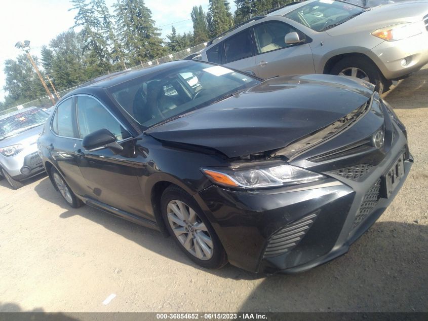 2020 TOYOTA CAMRY SE - 4T1G11AK3LU921882