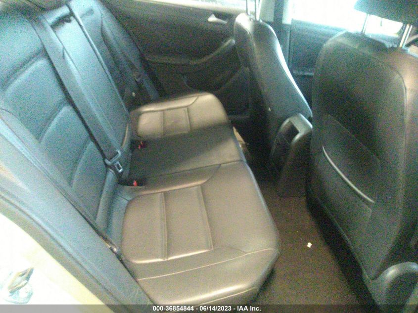 2014 VOLKSWAGEN JETTA SEDAN SE - 3VWD17AJ4EM271286