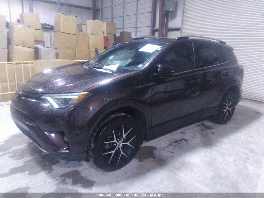 VIN 2T3NFREV6JW475548 2018 TOYOTA RAV4 SE