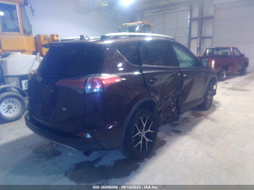 VIN 2T3NFREV6JW475548 2018 TOYOTA RAV4 SE