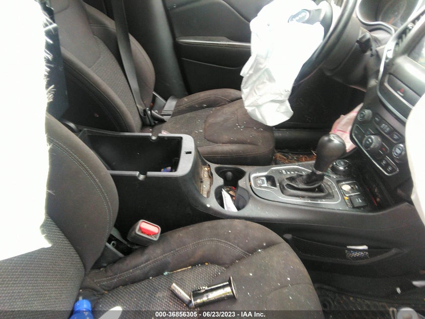 VIN 1C4PJMCB5LD534737 2020 JEEP CHEROKEE LATITUDE