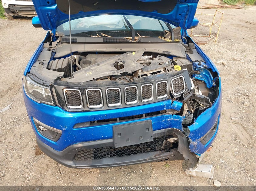 VIN 3C4NJDBB4KT655910 2019 JEEP COMPASS LATITUDE
