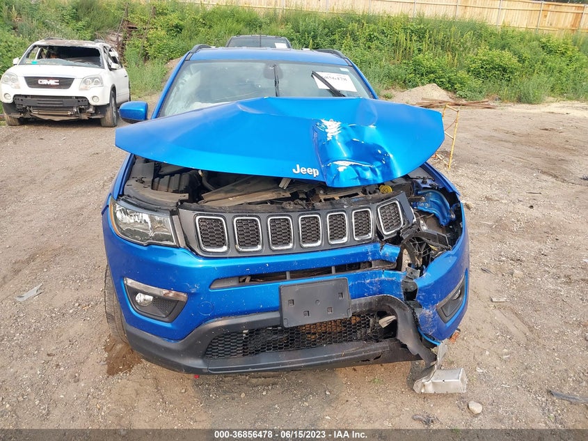 VIN 3C4NJDBB4KT655910 2019 JEEP COMPASS LATITUDE