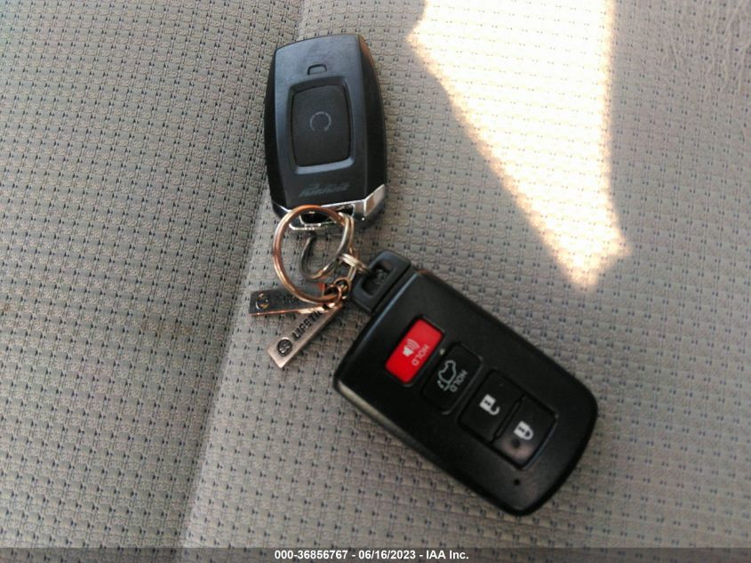 2018 TOYOTA RAV4 XLE/ADVENTURE - JTMRFREV3JD231838