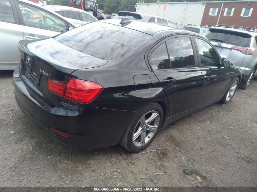 2014 BMW 3 SERIES 320I XDRIVE - WBA3C3G57ENS68560