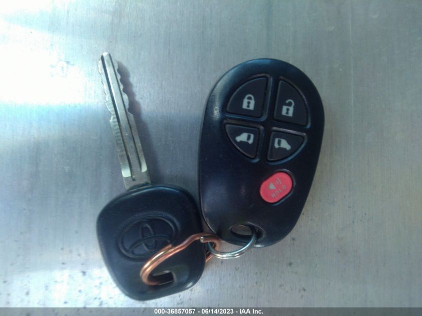 2013 TOYOTA SIENNA LE - 5TDKK3DC2DS305611