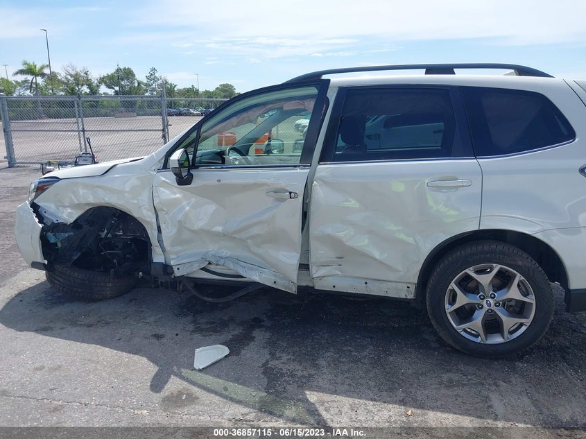 VIN JF2SJAWC5JH446579 2018 SUBARU FORESTER 2.5I TOURING