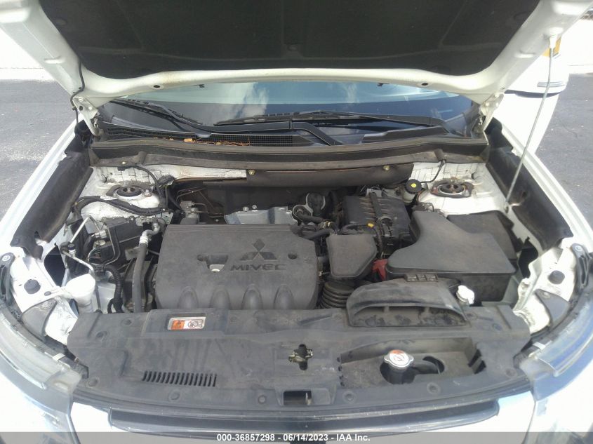 2018 MITSUBISHI OUTLANDER SE/SEL/LE - JA4AD3A33JZ032869