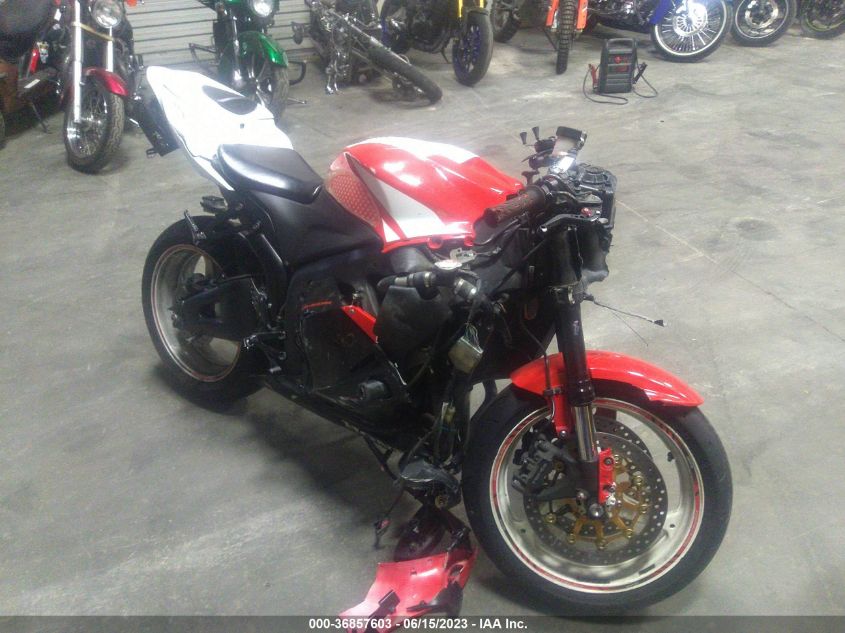 2009 HONDA CBR600 RR - JH2PC40409K201664