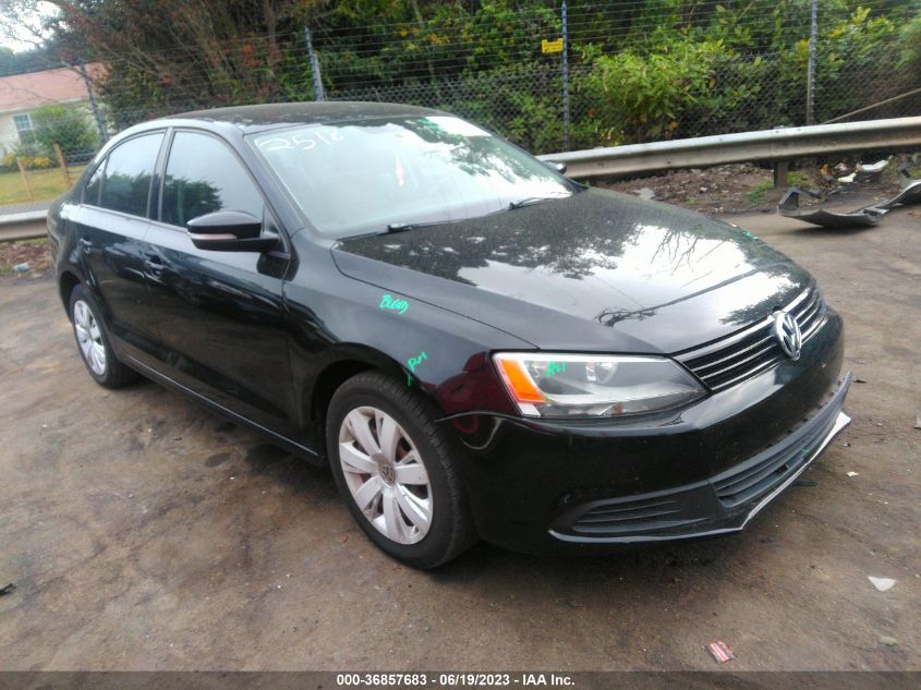 2014 VOLKSWAGEN JETTA SEDAN SE - 3VWD17AJXEM422518