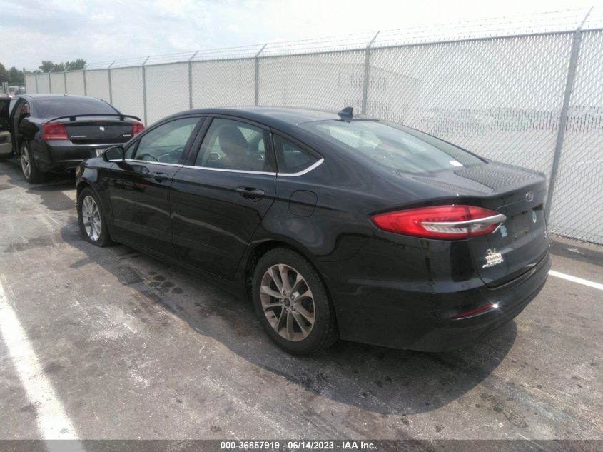 3FA6P0HD1LR143398 Ford Fusion SE 3