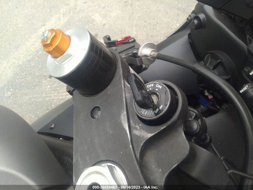 2016 YAMAHA YZFR6 JYARJ16E3GA034706
