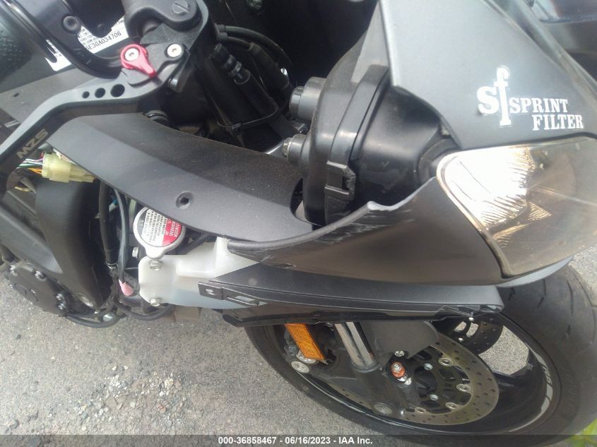 2016 YAMAHA YZFR6 JYARJ16E3GA034706