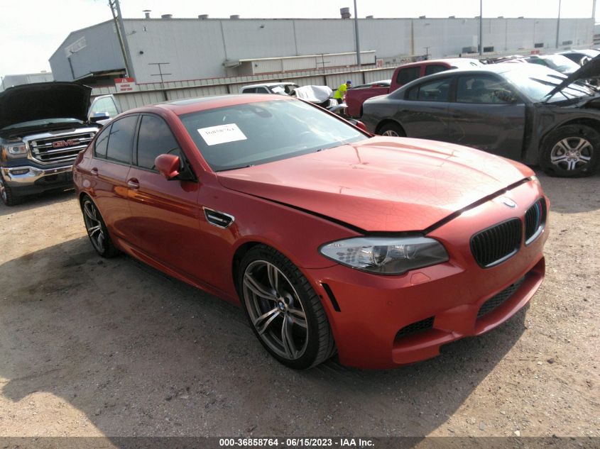 BMW-M5-WBSFV9C50DC774141