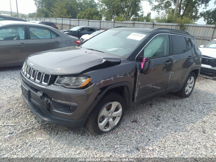 VIN 3C4NJDBB0JT185146 2018 JEEP COMPASS LATITUDE