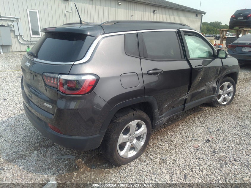VIN 3C4NJDBB0JT185146 2018 JEEP COMPASS LATITUDE