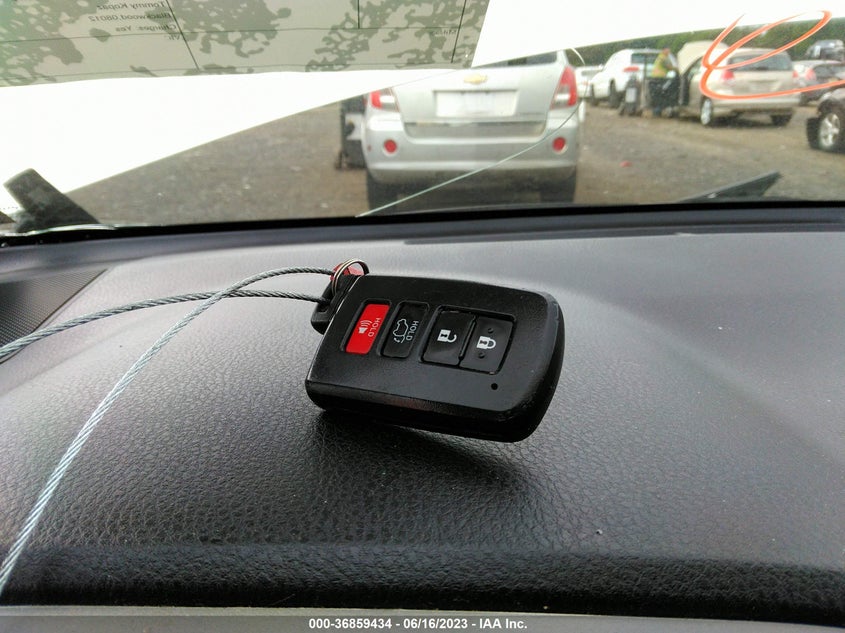 VIN 2T3RFREV5JW851531 2018 TOYOTA RAV4 XLE/ADVENTURE