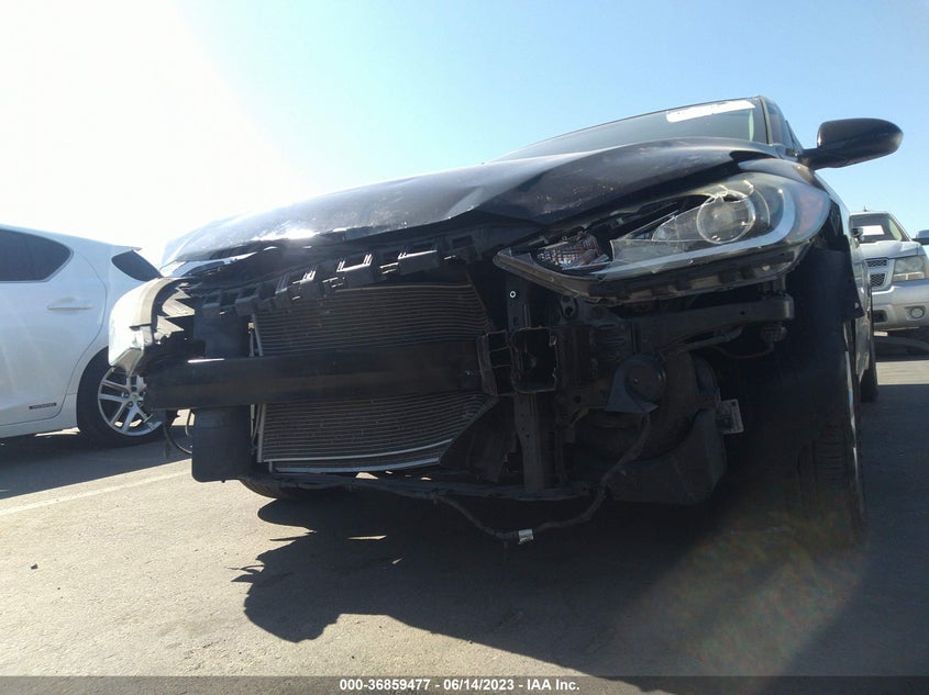 VIN KMHD74LF5HU207102 2017 HYUNDAI ELANTRA SE
